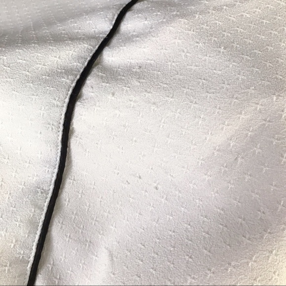 🐚 LOLA LIZA OFF-WHITE BLACK TRIM BLOUSE! - Picture 10 of 10